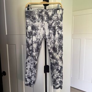 Athleta high rise tie dye leggings stretch gray white